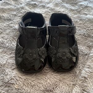 Stride Rite Black Patent Mary Jane Floral Shoes
